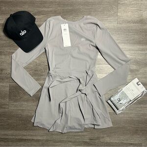 ALO Yoga Women's Light Gray Long Sleeve Dress